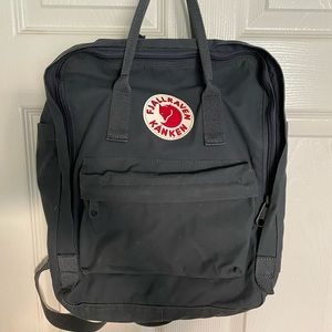Gray 38cm Fjallraven Kanken backpack